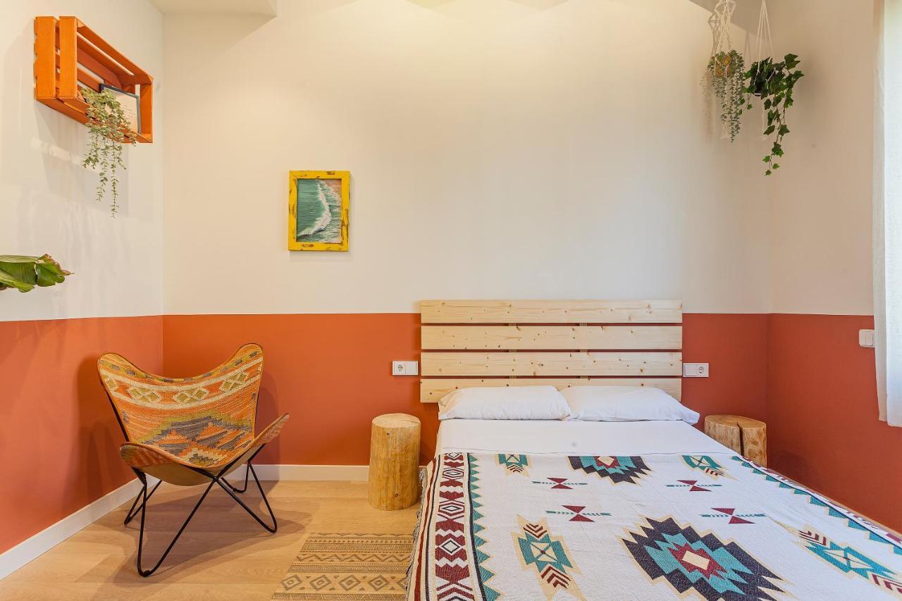 Bird House Hostel Barcelona Exterior photo