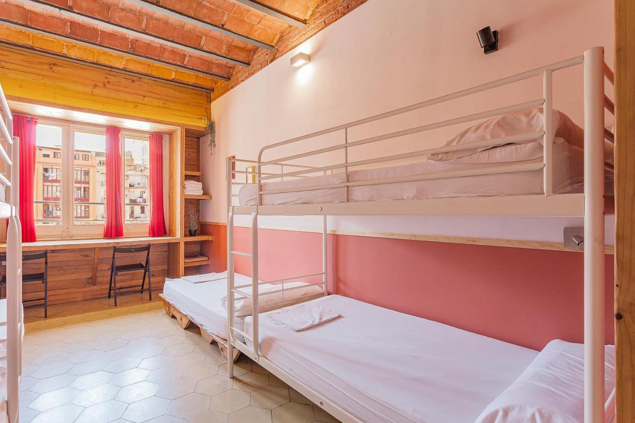 Bird House Hostel Barcelona Exterior photo