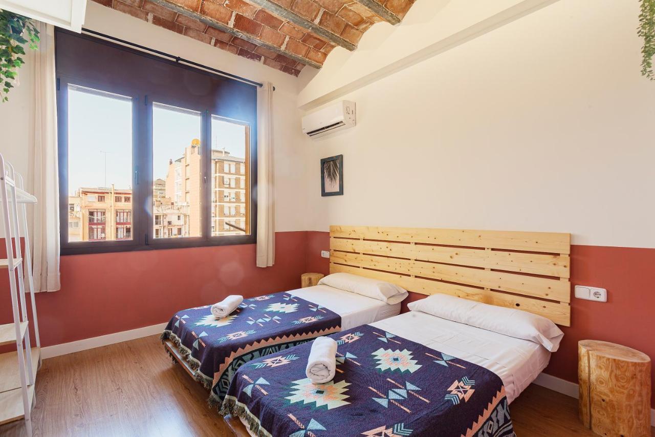 Bird House Hostel Barcelona Exterior photo