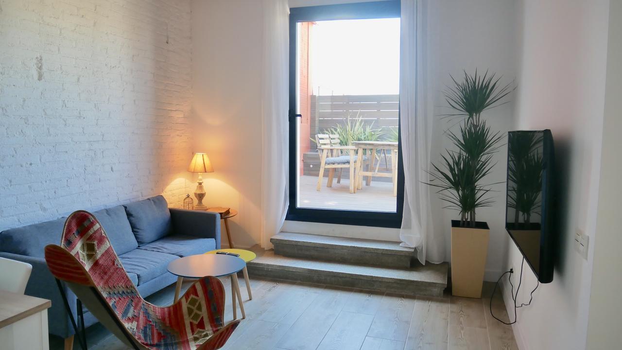 Bird House Hostel Barcelona Exterior photo